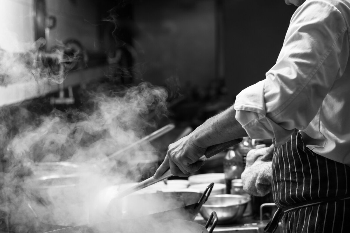https://stock.adobe.com/ru/images/chef-is-stirring/204313728
