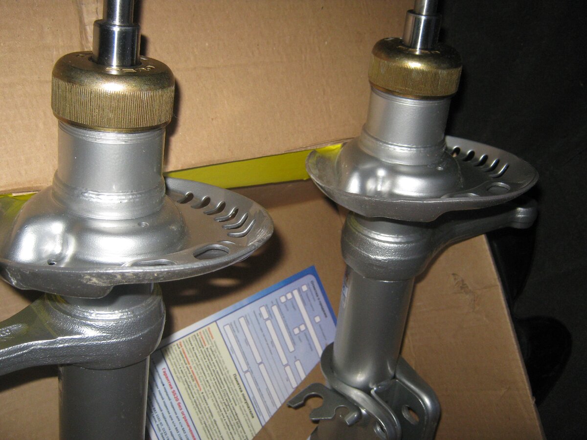 пара передних стоек ВАЗ