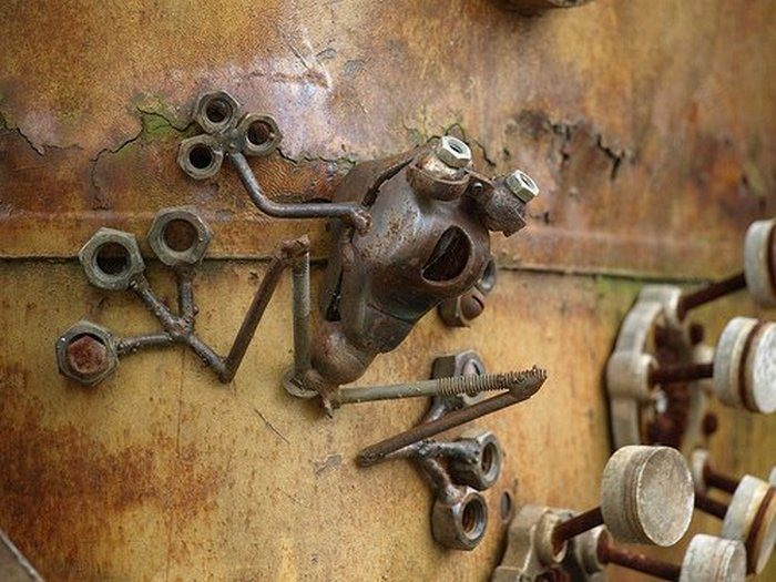 Животные из железяк. Автор: Yakov. Источник https://ucrazy.ru/foto/print:page,1,1225796638-zhivotnyeizzhelezyak.html.
