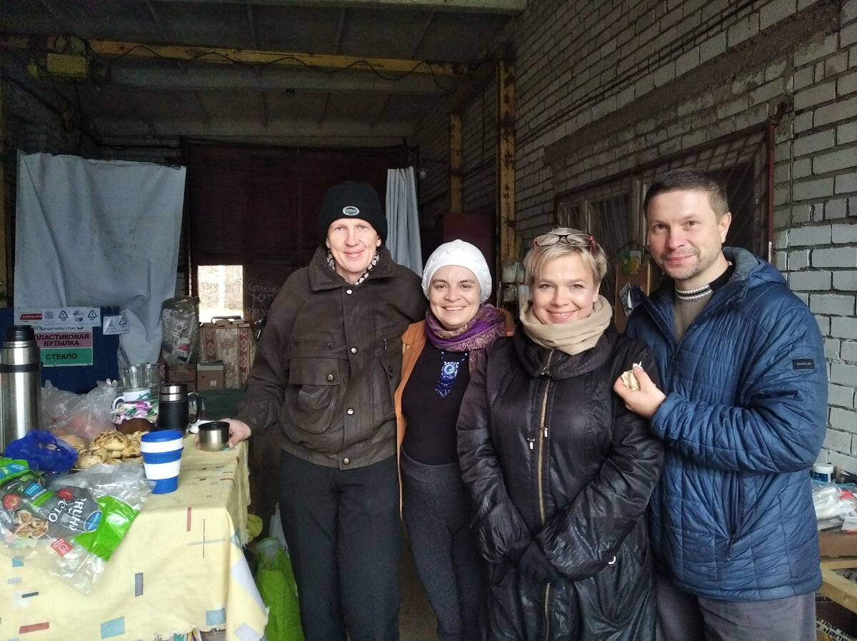 С волонтёрами экоангара