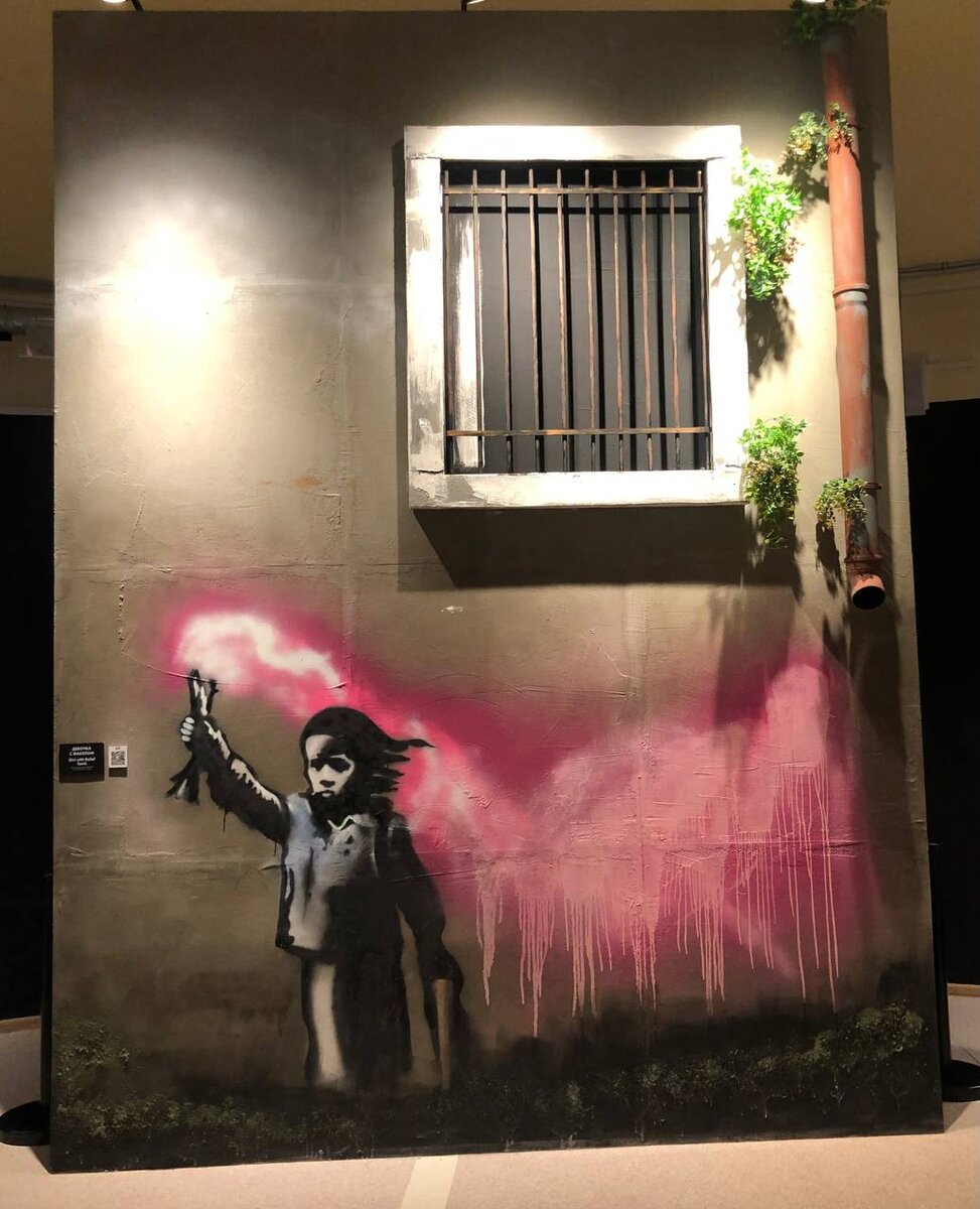 бэнкси художник на вднх. бэнкси художник выставка в москве 2022. 21 павильон вднх бэнкси. 21 павильон вднх бэнкси. выставка бэнкси в москве 2022 вднх.