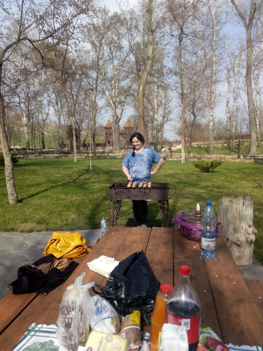 Так было раньше, до масочных режимов и болезней. 