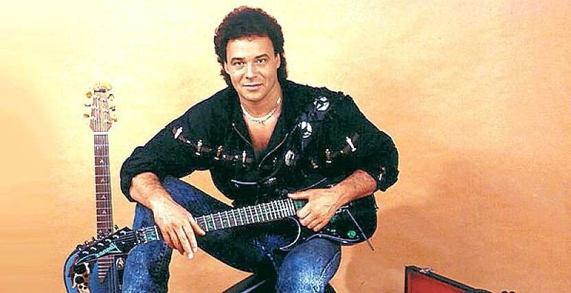 Песня эта когда-то звучала из каждого окна и даже становилась предметом пародий. Именно она в свое время вывела певца Михаила Муромова в люди. Да так и осталась самым большим хитом в его карьере.