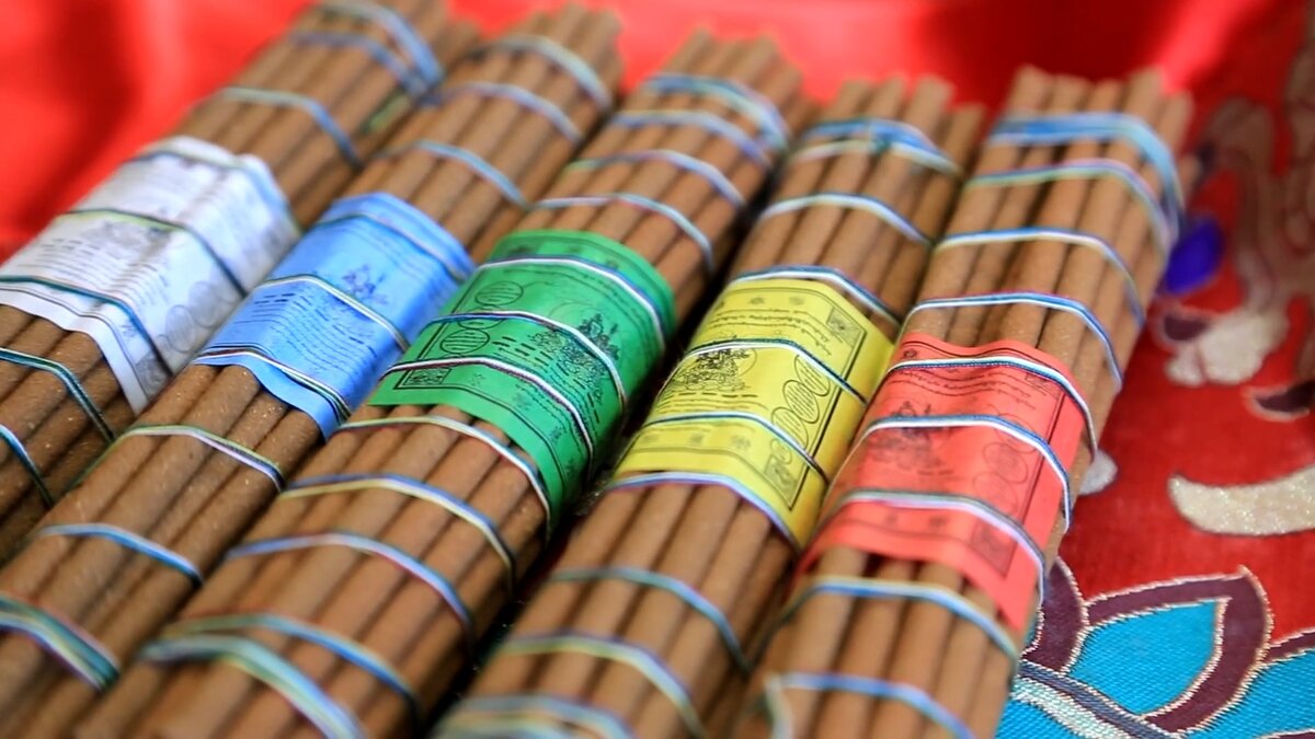 Тибетские натуральные благовония. Фото автора