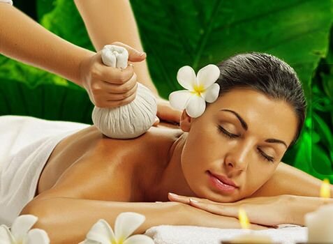 Спа-массаж расслабляет тело и дух