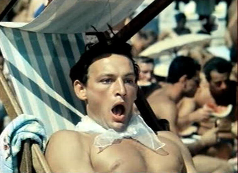 Кадр из фильма "Полосатый рейс"    