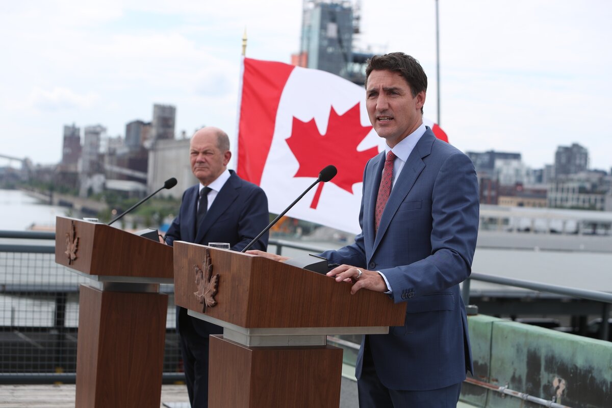 Олаф Шольц и Джастин Трюдо проводят совместную пресс-конференцию в Монреале в понедельник. Фотограф: Дэвид Каваи/Bloomberg