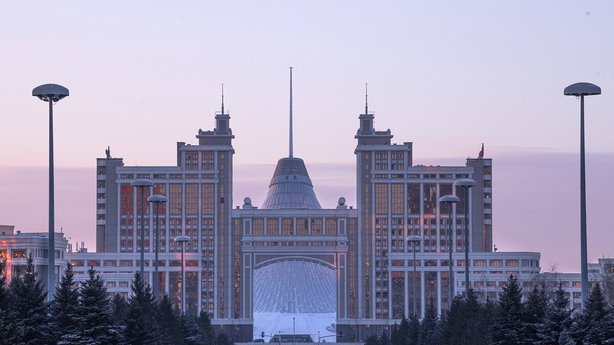    Здание АО "Национальная компания КазМунайГаз" в Нур-Султане© РИА Новости . Оспан Али