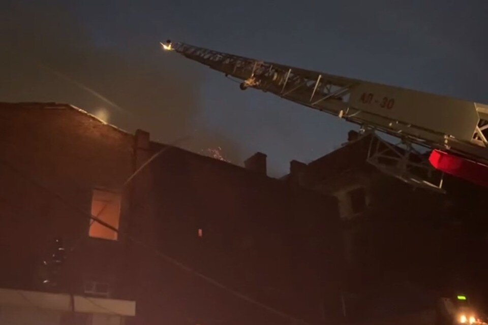     В настоящее время пожар локализован. Фото: ГУ МЧС по Ростовской области.