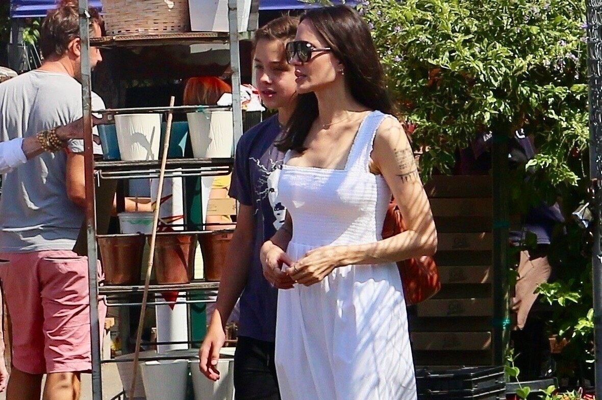     Чистая и прекрасная: Анджелина Джоли примерила идеальное белое платье