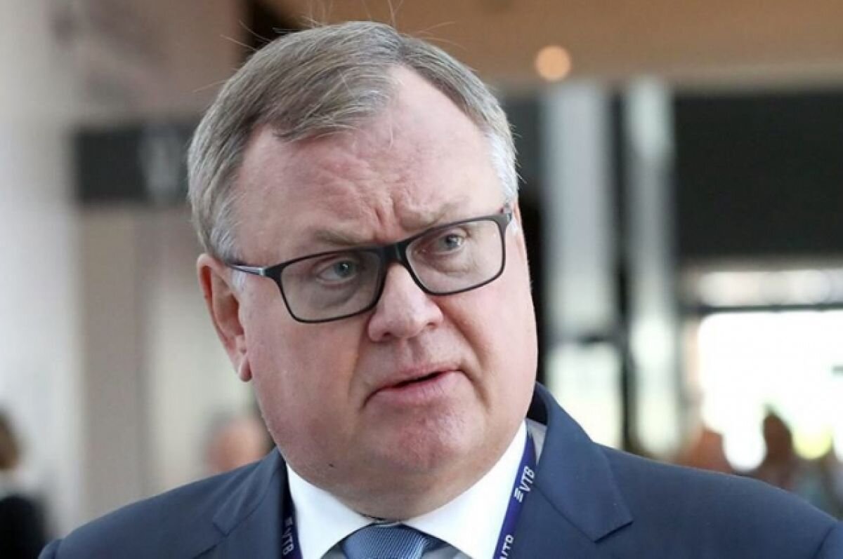    Глава ВТБ Костин спел песню «Гудбай, Америка» на ВЭФ