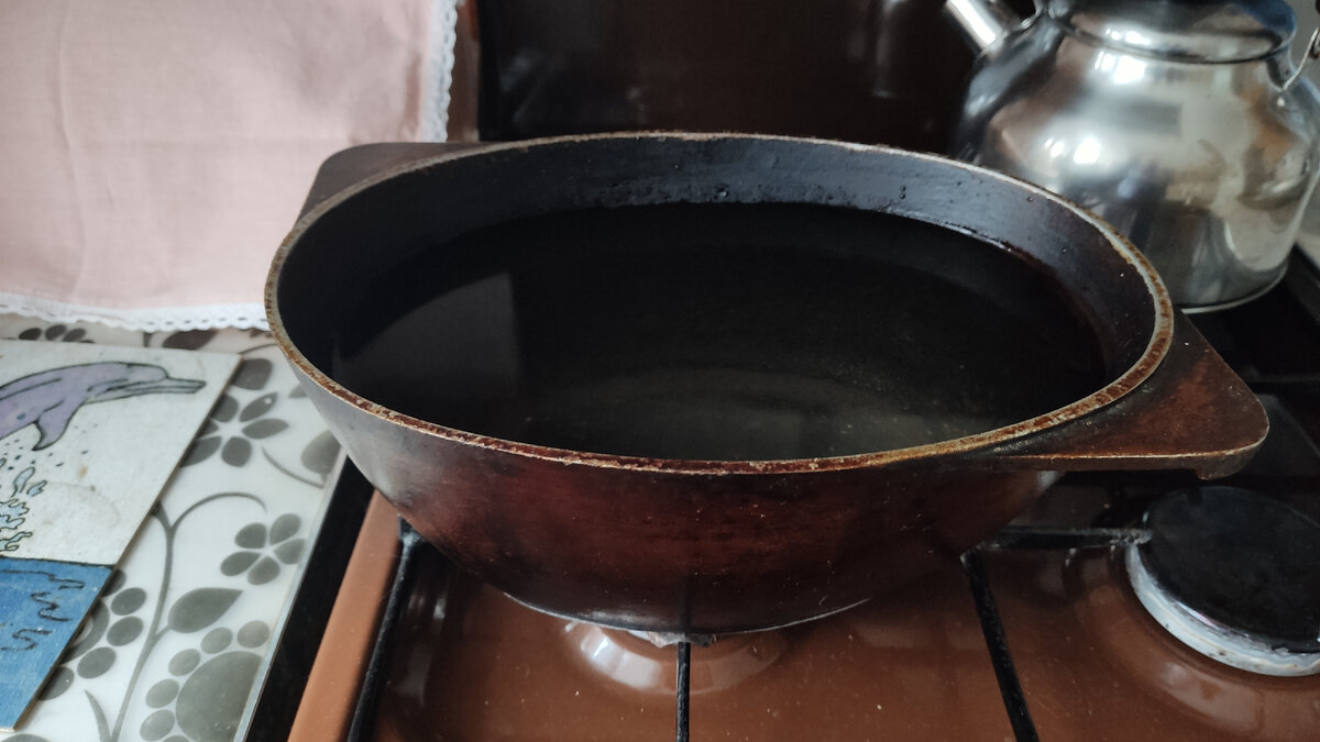 Как очистить старую сковороду от многолетнего