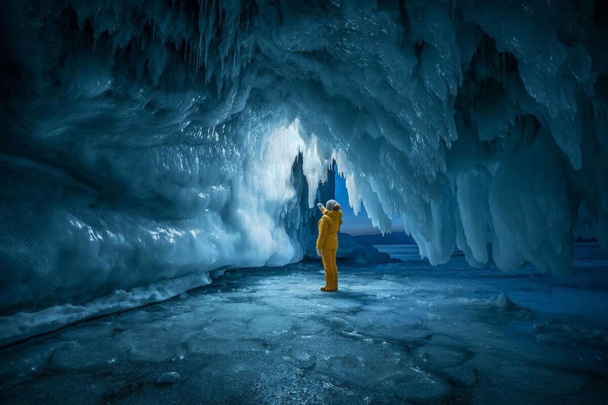 Ледяные гроты ольхон. Ледяная пещера ольхон байкал. Ледяные гроты. Ледяная пещера ольхон байкал. Ледяная пещера ольхон.