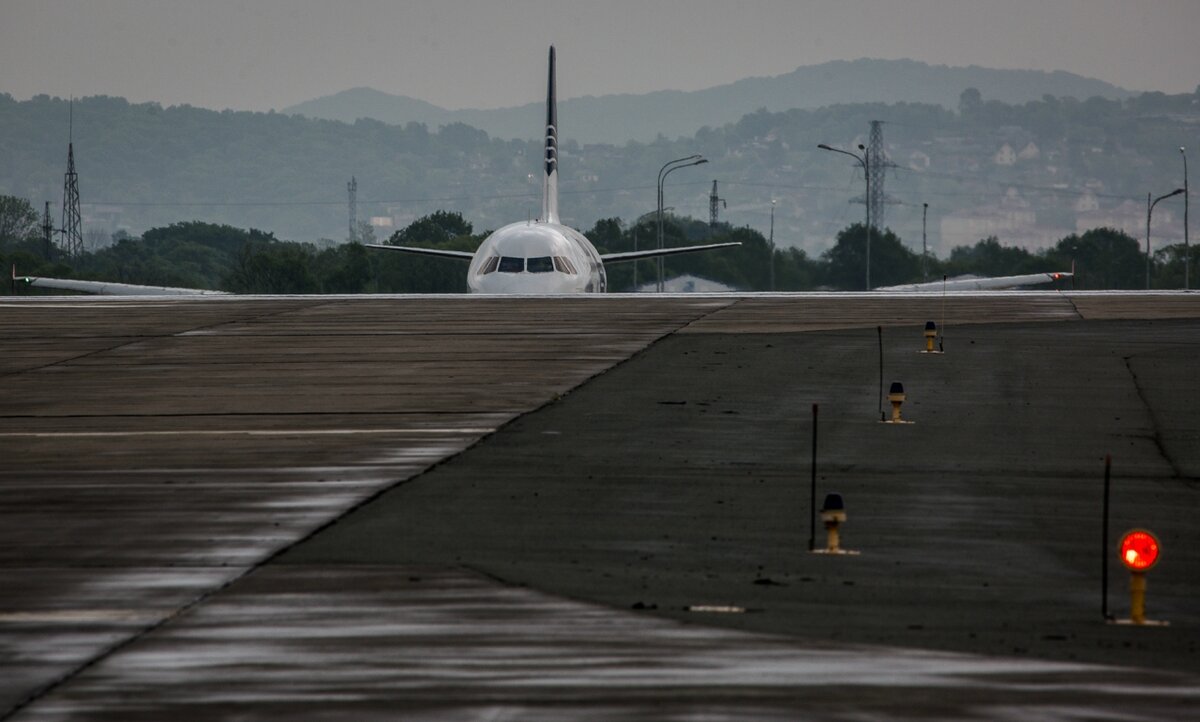 Предлогаю Вашему вниманию продолжение нашего весеннего споттинга в аэропорту Владивостока, часть 2 посвещенна послеобеденного мероприятия.... 