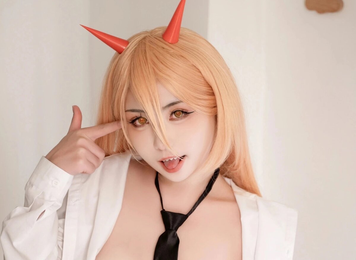 Power cosplay chainsaw