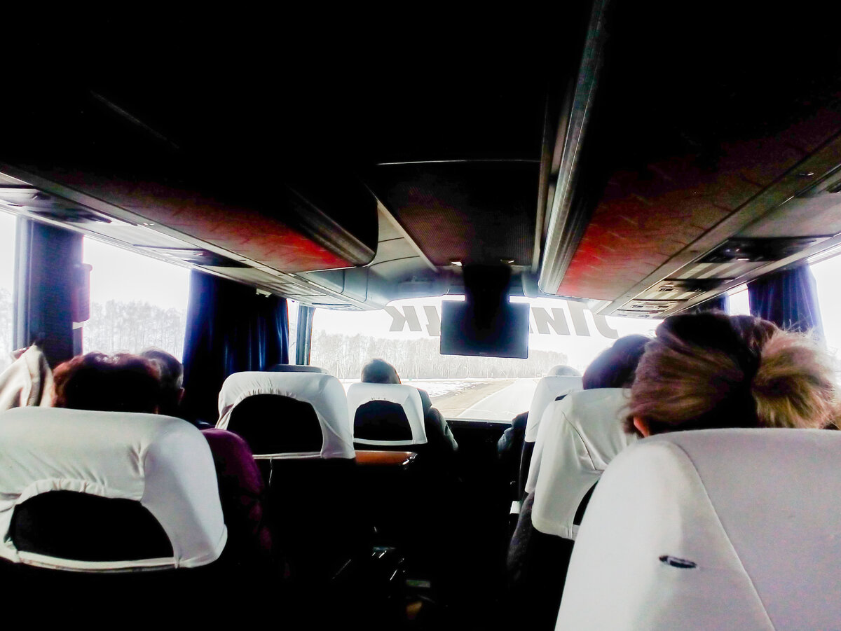 В салоне автобуса