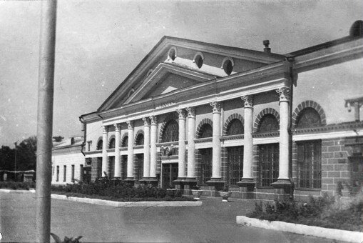 Старый город сальск. ЖД станция Сальск. Вокзал станция Сальск. Станция Сальск железная дорога.