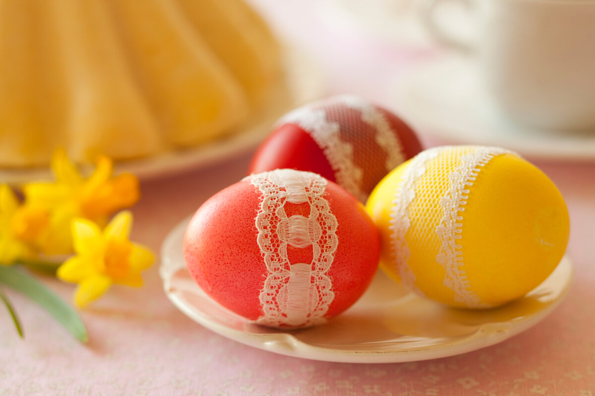 Почему на пасху красят. Драпанки пасхальные яйца. Красивые яйца на Пасху. Красивые крашеные яйца. Крашеные яйца на Пасху.