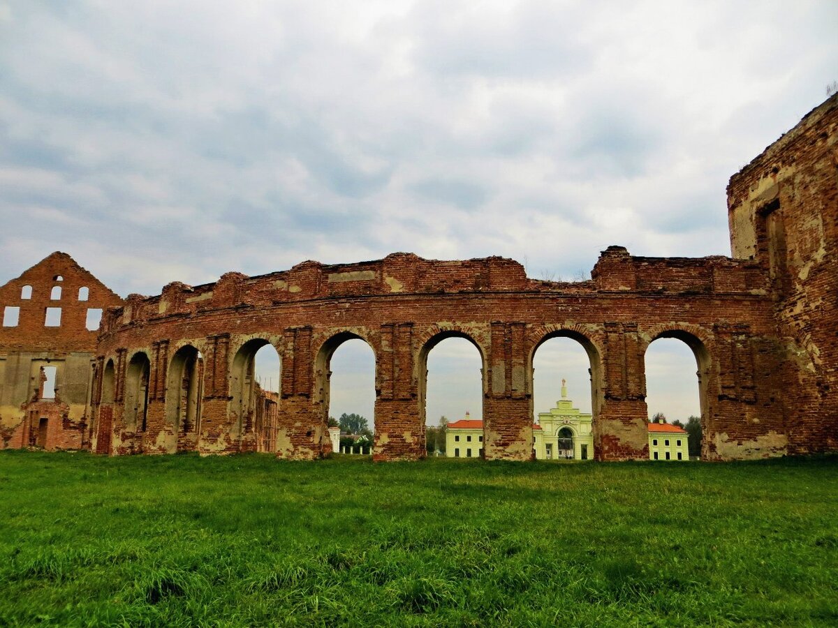 дворец сапег в ружанах новые фото