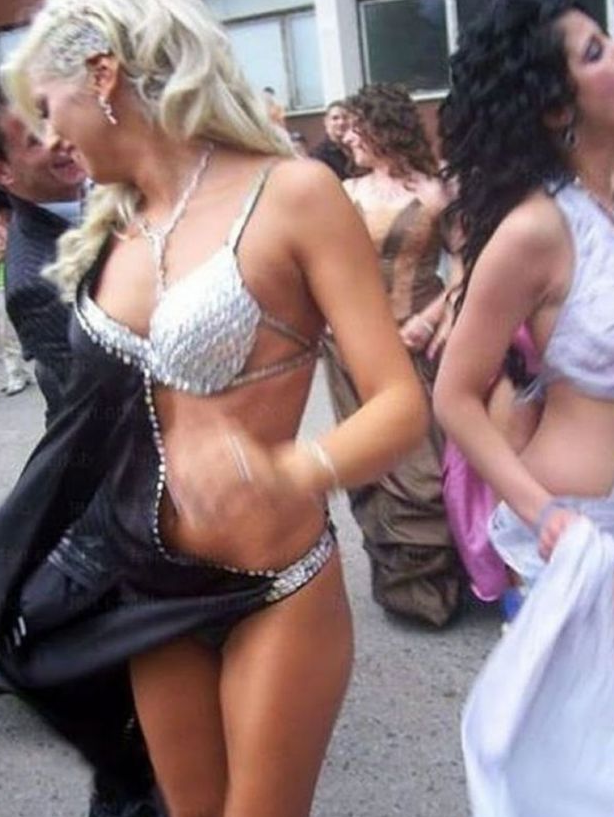 Во всем виноват ветер. Школьный выпускной только начинается, может разыграться нешуточная буря.