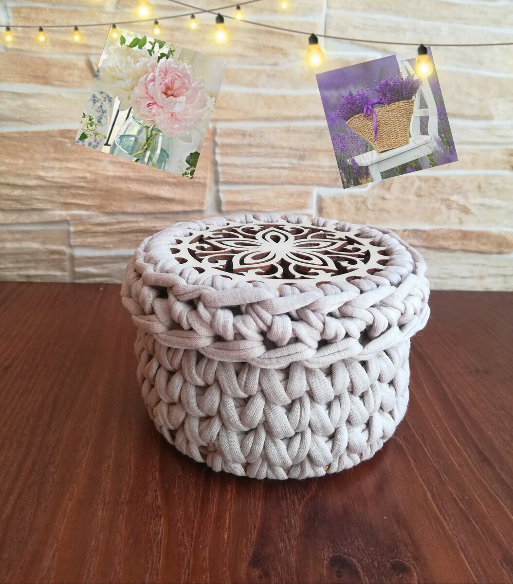 Связанная мной корзинка-шкатулочка