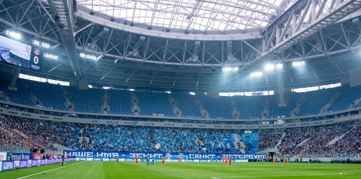 Как сообщает источник AP News, финальный матч Лиги чемпионов в сезоне 2020/21 будет проходить в Санкт-Петербурге, а именно на стадионе "Газпром Арена".