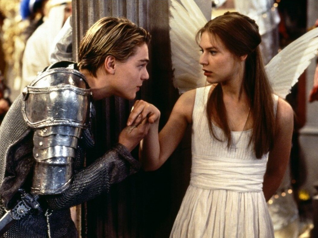 кадр из фильма "Ромео + Джульетта" (1996)