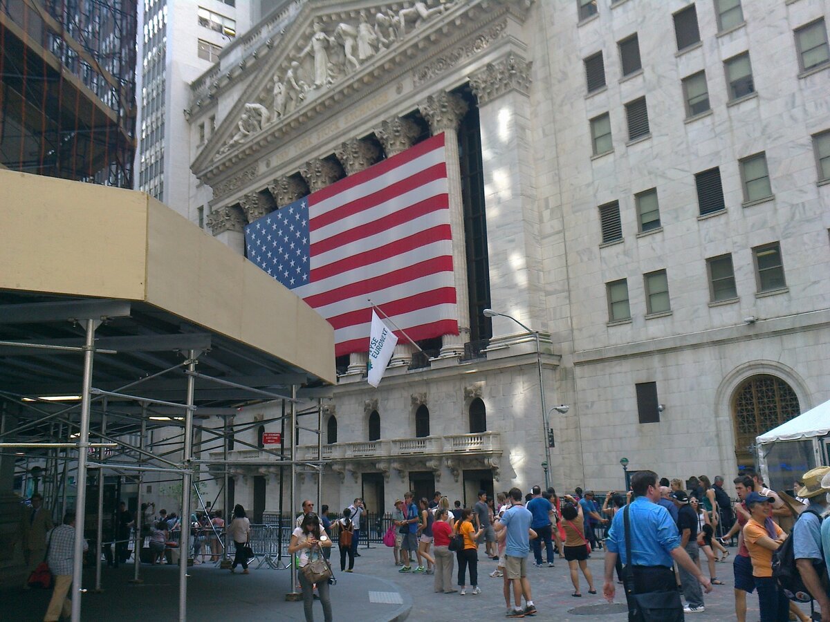 Уолл-стрит, Нью-Йоркская фондовая биржа