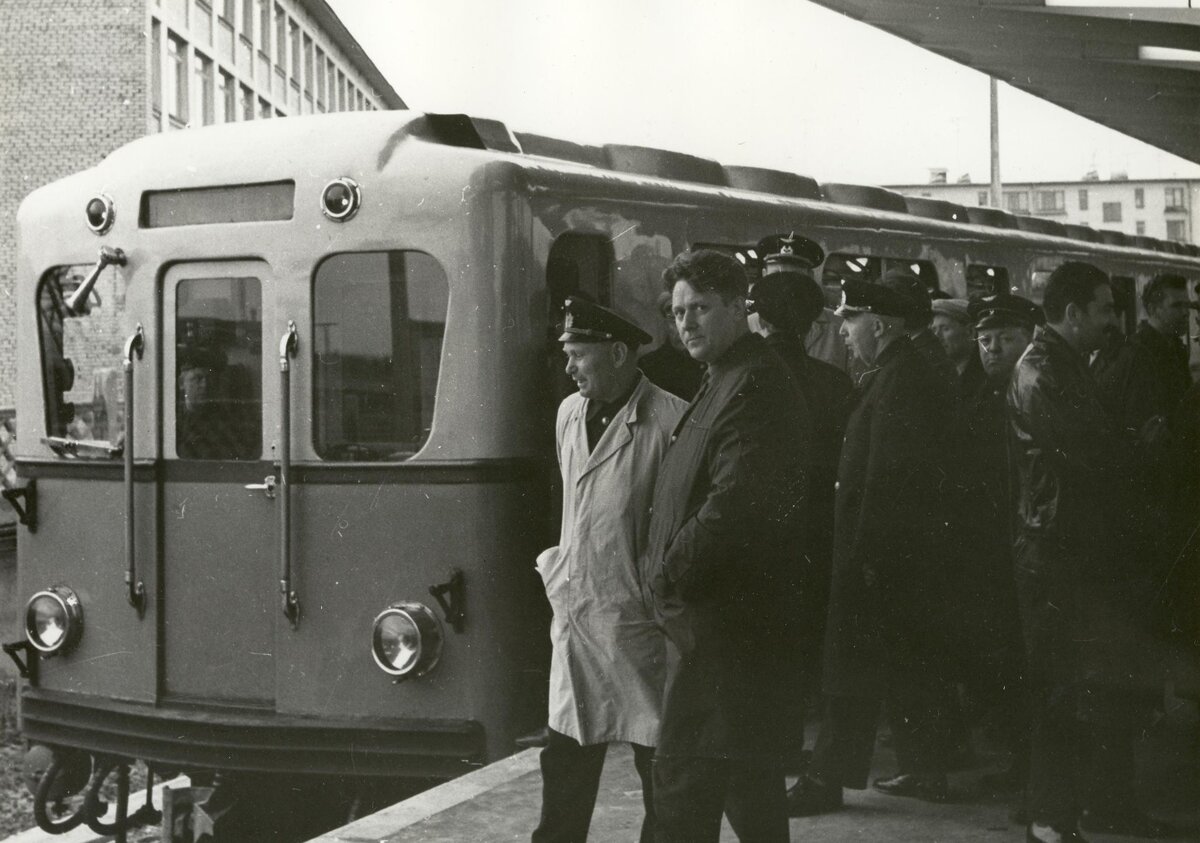 Дачное: временная станция Ленинградского метро, на платформе которой сейчас ГИБДД (фото)