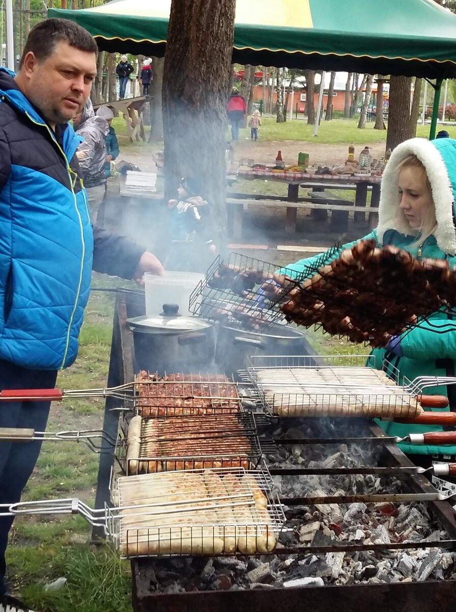 Гриль из колбасок, прямо как в известной рекламе, чтобы не заскучали дальневосточники. Авторское фото