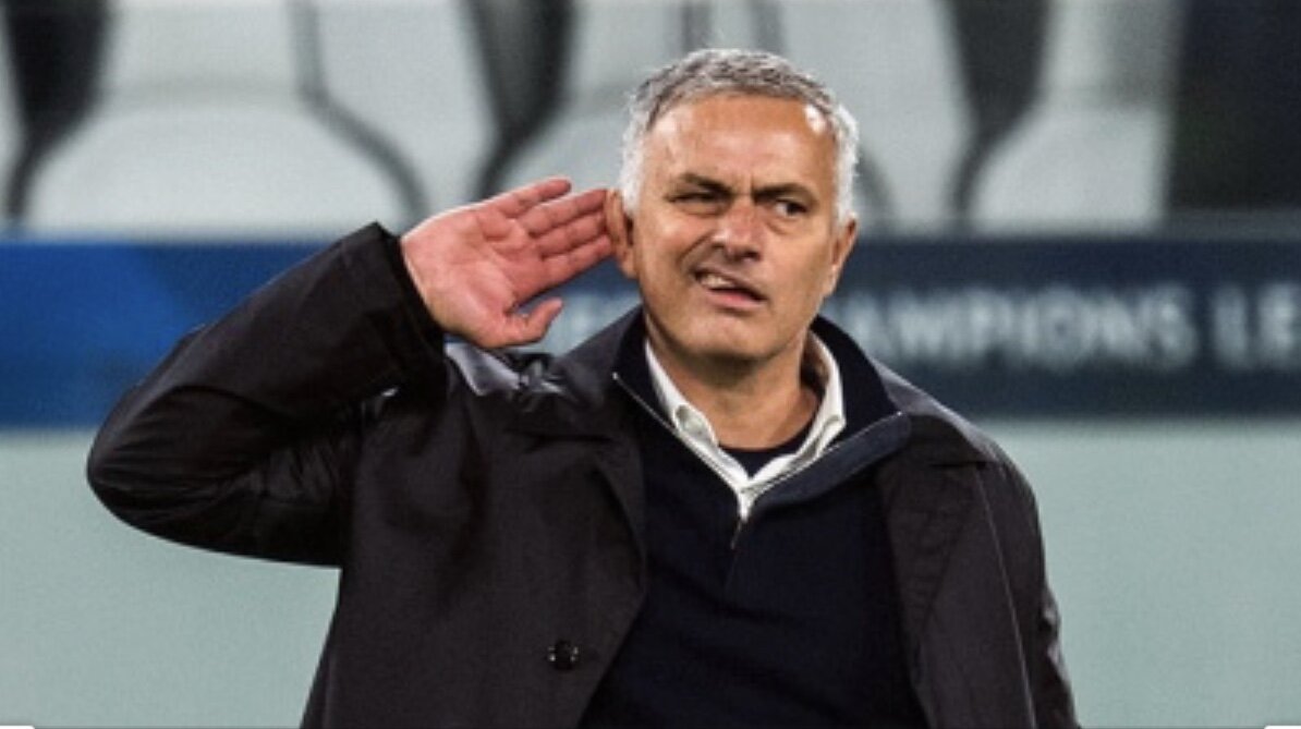 Жозе́ Ма́риу душ Са́нтуш Моури́нью Фе́лиш(порт.José Mário dos Santos Mourinho Félix; португальское произношение: [ʒuˈzɛ moˈɾiɲu]; 26 января1963, Сетубал, Португалия) — португальский футболисти футбольный тренер. Сын футбольного вратаряи тренера Фелиша Моуринью. Кавалер ордена Инфанта дона Энрики. Многие эксперты, футболисты и тренеры называют его одним из самых великих тренеров в современном футболе, сам португалец придерживается такого же мнения о себе. В начале 2017 года УЕФАвключила его в список десяти величайших тренеров европейского футбола с момента основания организации в 1954 году