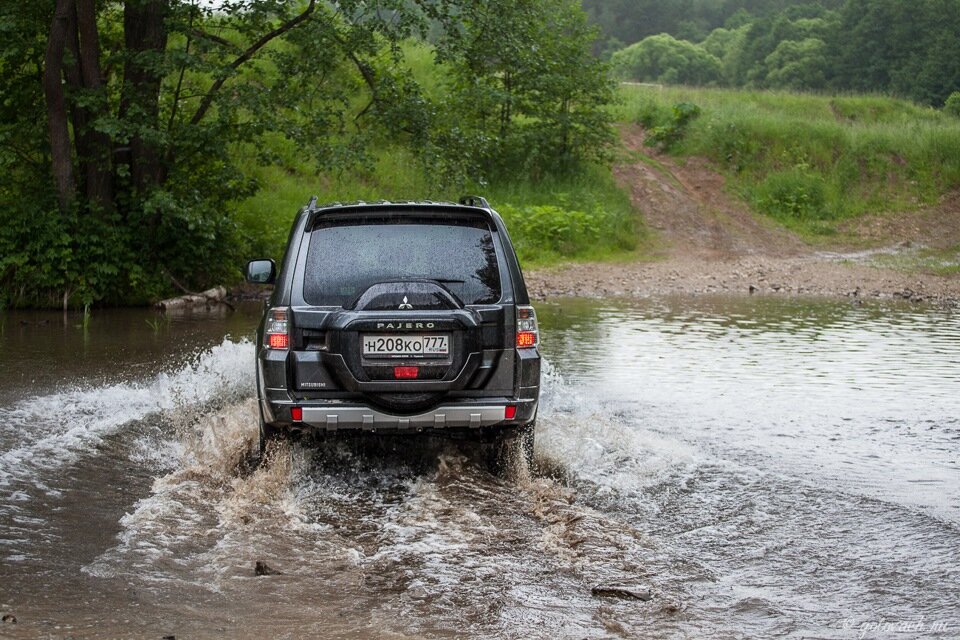 Покатался на Mitsubishi Pajero IV. Вот какие выводы я сделал. Конечно, многие не согласятся, но всё же ???