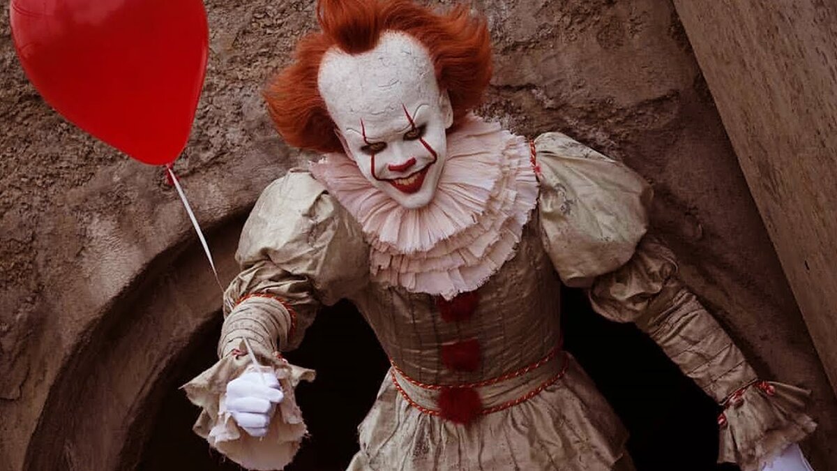 Клоуна алиса. Pennywise клоун 1990. Оно клоун ПЕННИВАЙЗ 2019. Клоун ПЕННИВАЙЗ во весь рост 2017.