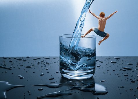 https://cdn.pixabay.com/photo/2017/08/10/16/17/water-2624384__340.jpg 
