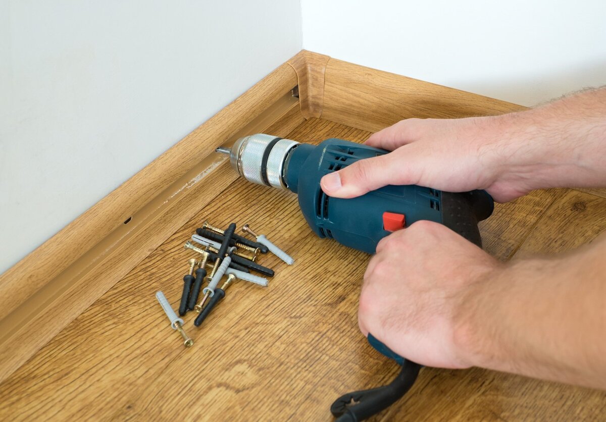 Установка плинтуса своими руками
