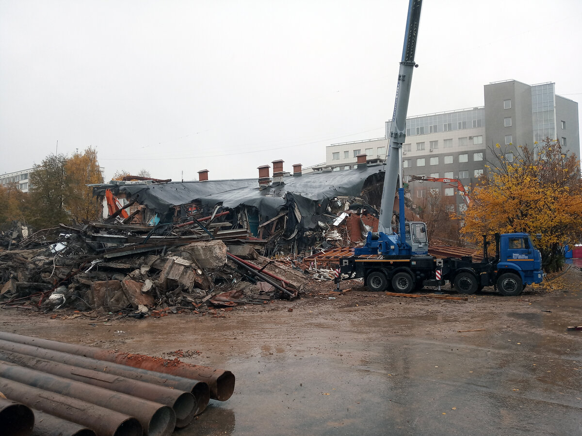 Метро беляево кинотеатр витязь. Строительство кинотеатра витязь. Кинотеатр витязь реконструкция. Новый кинотеатр витязь беляево. Кинотеатр витязь москва.