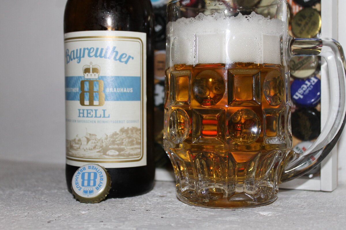 Munich helles. Мюнхенский Хеллес пиво. Баварский Хеллес Bayreuther Hell. Пиво Байройтер Хилл. Bayreuther Hell пиво.