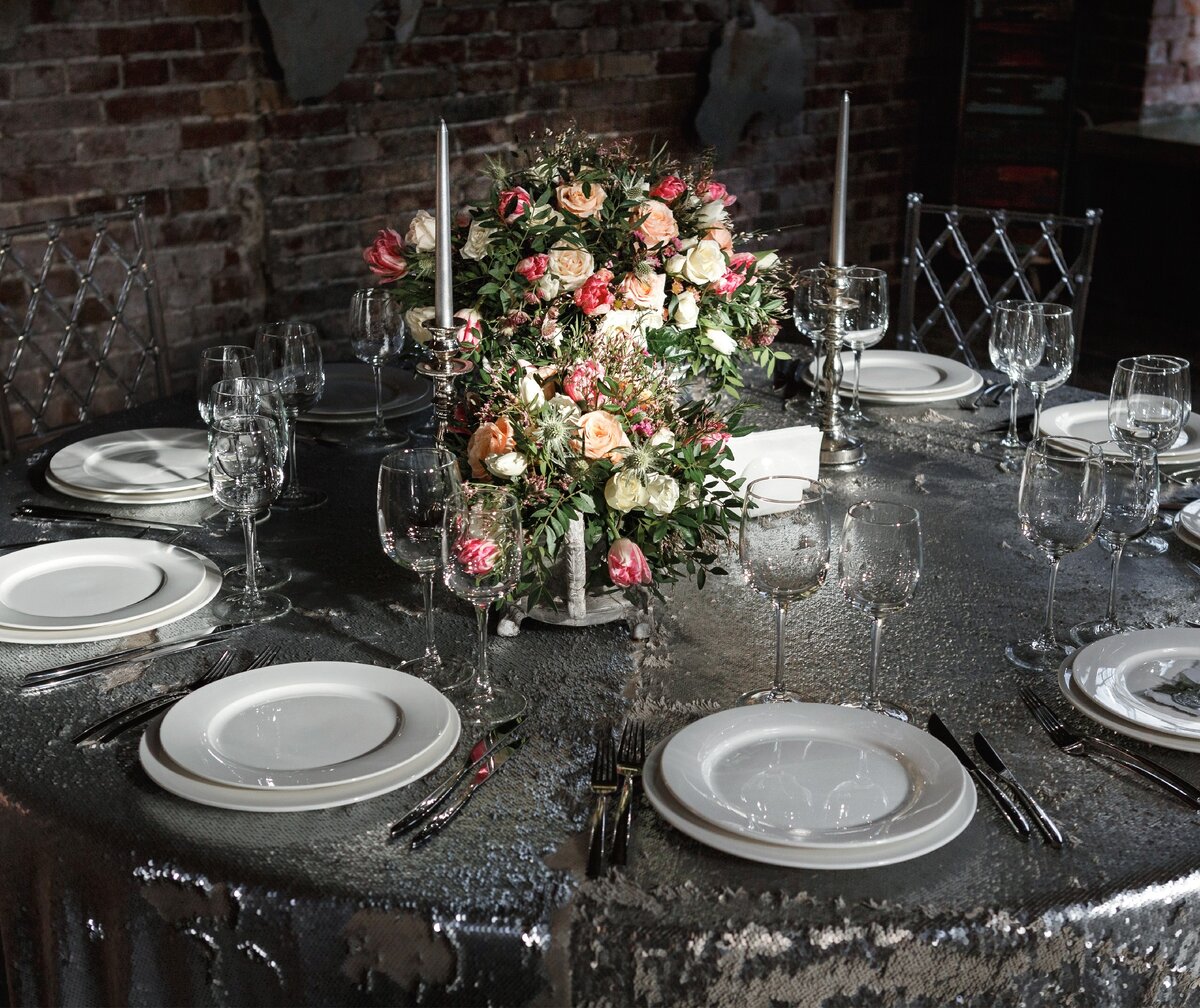 Сервировка стола на свадьбе