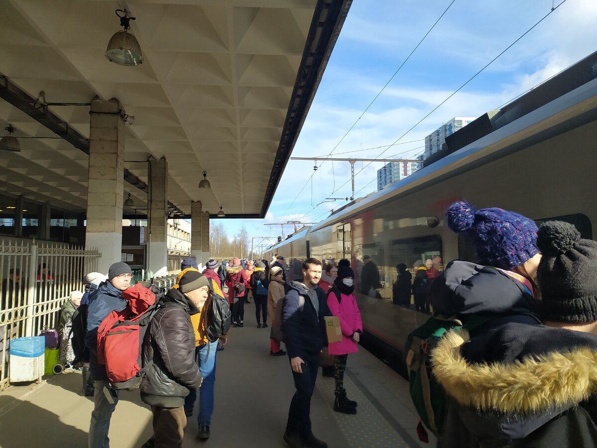 Платформа Девяткино (9 и 3/4). Только на этот раз сел на "Ласточку"