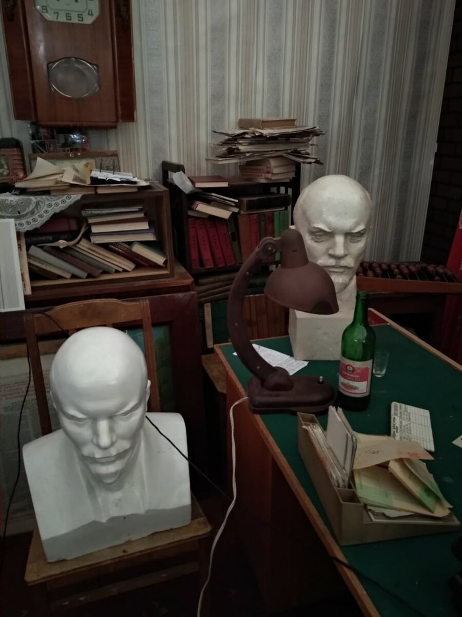 Разнообращие бюстов Ильича поражает