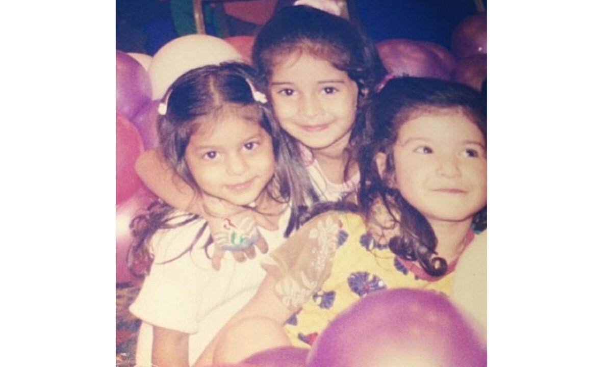 Сухана Кхан, Ананья Пандей и Шанайя Капур в детстве / источник фото: Инстаграм этих девушек