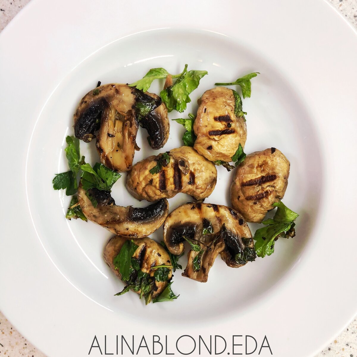 на фото королевские шампиньоны.