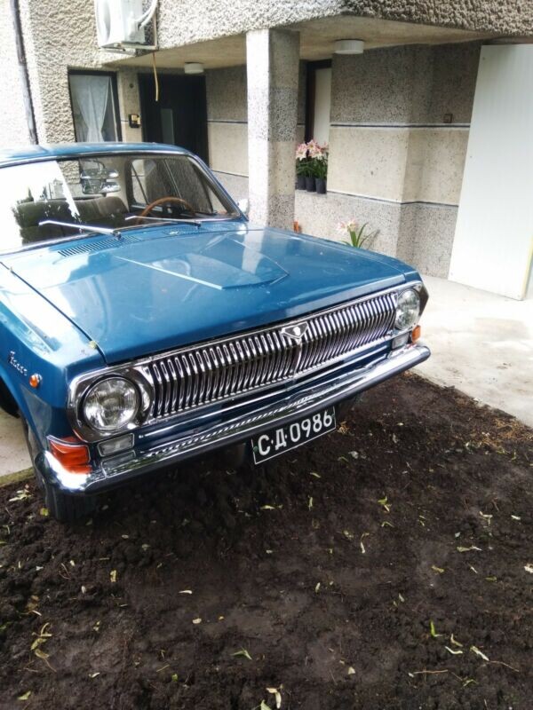 Оригинальная хромированная решетка радиатора / Фото MOLY-SHOP.RU