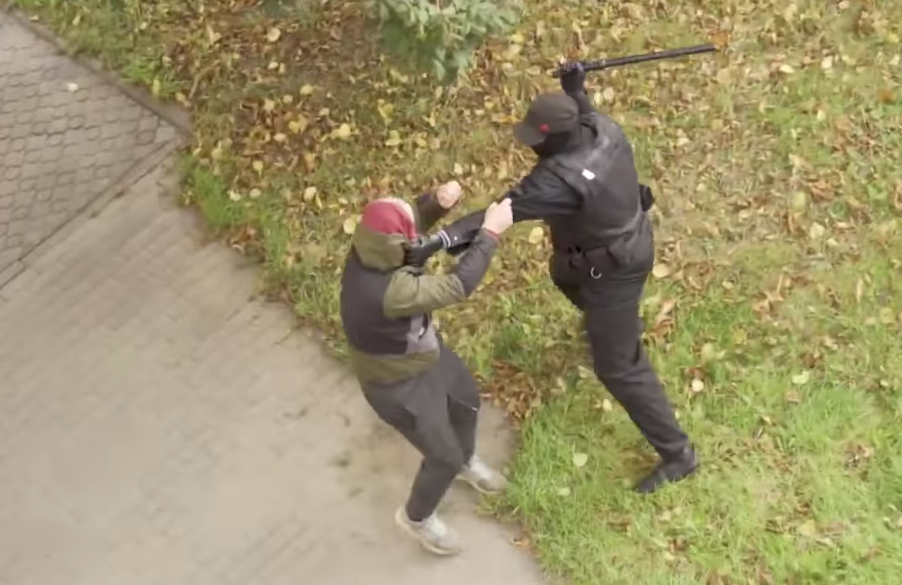 Улицы нашего города сегодня дают возможность детям наблюдать разные типы поведения 