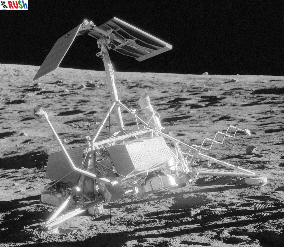 Рис. 2 «Сервейер-​3» якобы снятый космонавтами программы "Аполлон"