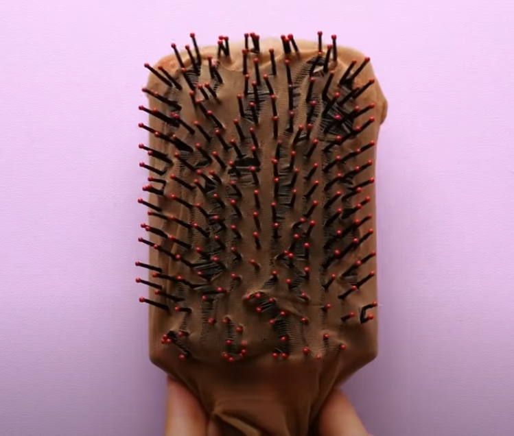 Чистка расчёски