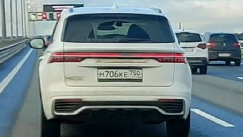 Geely KX11 заснятый месяц назад. Номера совпадают
