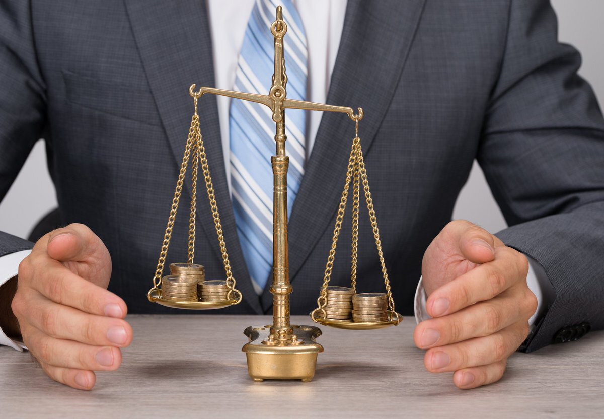 Выбрать ценные бумаги самому или вложиться в фонд