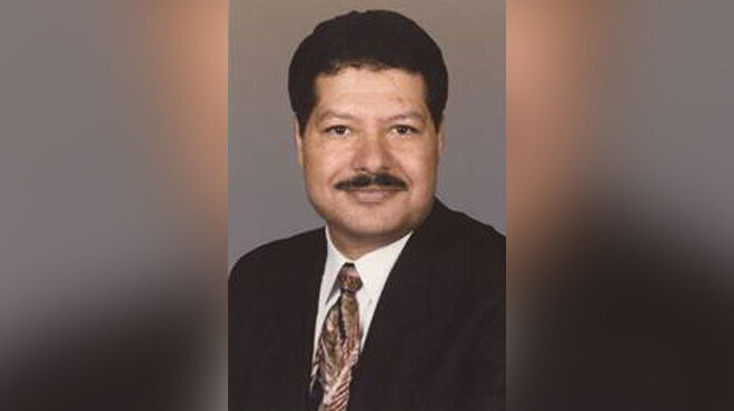 Ахмед Зевейл (1946 - 2016) - египетско-американский химик, Калифорнийский технологический институт, Пасадена, США, лауреат Нобелевской премии по химии за 1999 год и многих других наград. Получил высокое признание на родине - в Египте. Член Национальной академии наук США, Папской академии наук, Датской королевской академии наук, иностранный член Лондонского королевского общества, Шведской королевской академии наук, Российской академии наук, Французской академии наук, Китайской академии наук.