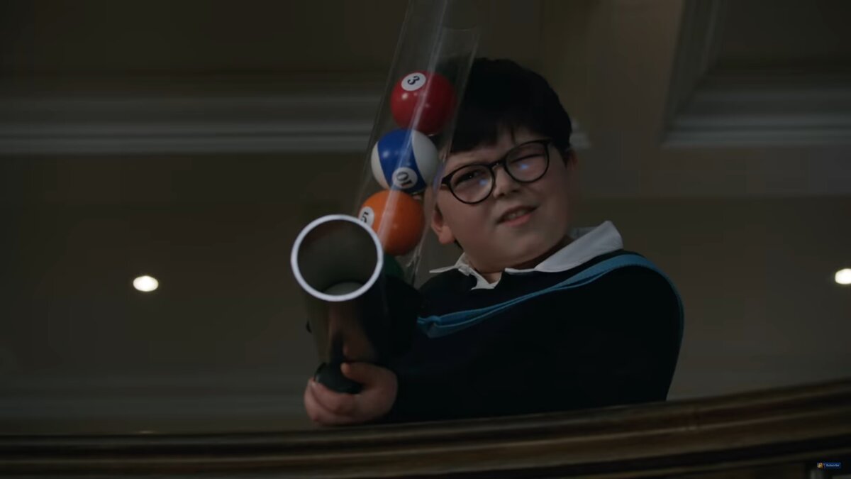 Ворошиловский стрелок, блин. Кадр из фильма "Один дома" 2021 г.